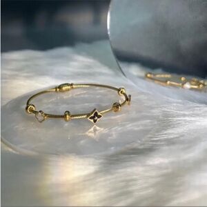 Gold Plated Black & White Clover Charm Bracelet Bangle Stainless Steel Bangle